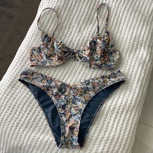 ISO‼️ Abercrombie Bikini